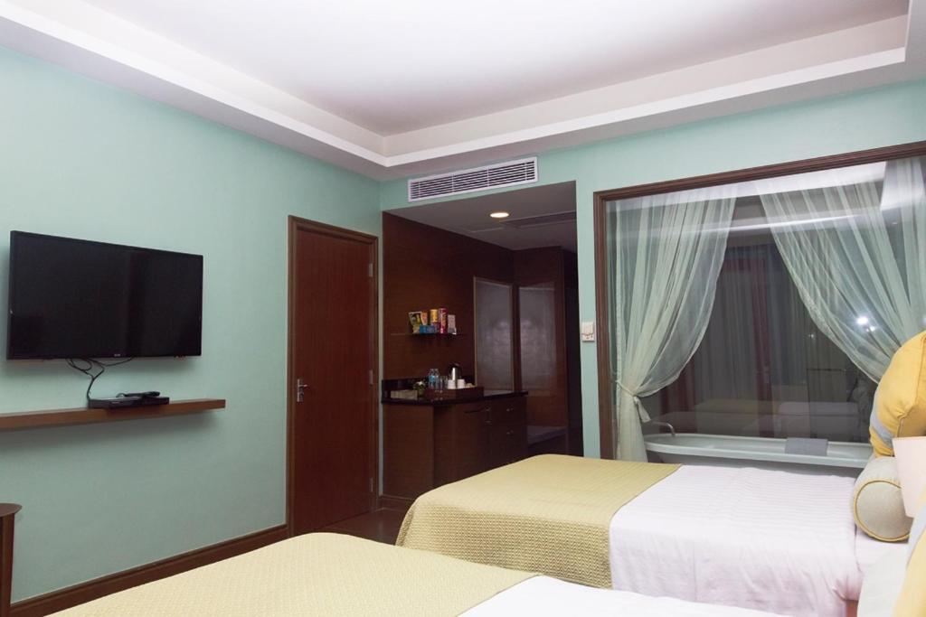 The Lighthouse Marina Resort Olongapo Exterior foto